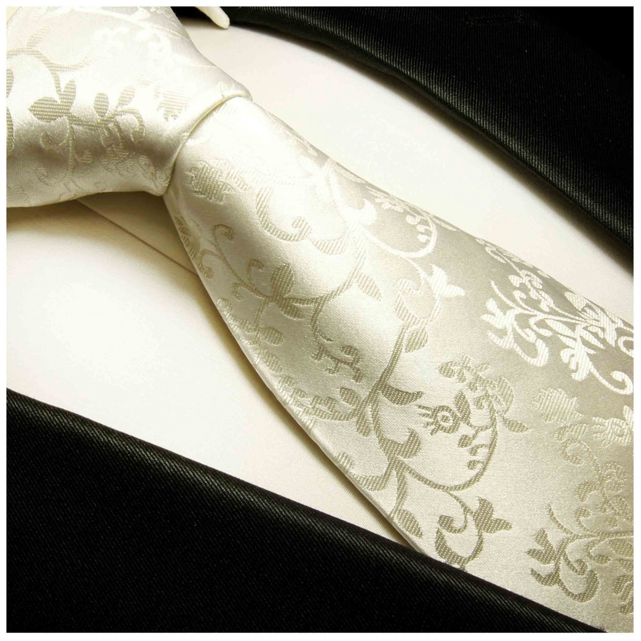 Wedding tie ivory uni floral